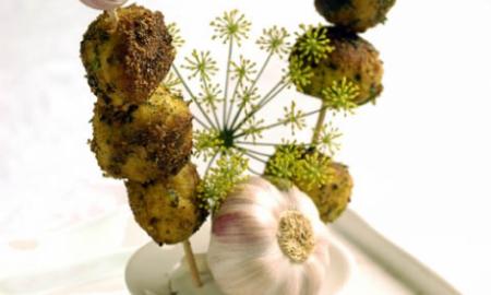 Brochettes d'escargots et ail rose de Lautrec