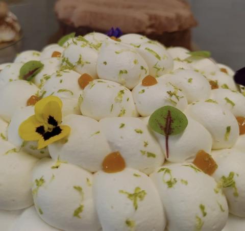Pavlova exotique ou poire chocolat