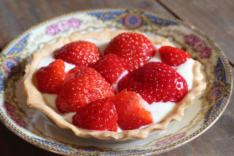 Tartelettes aux fraises, fromage blanc et sirop de safran